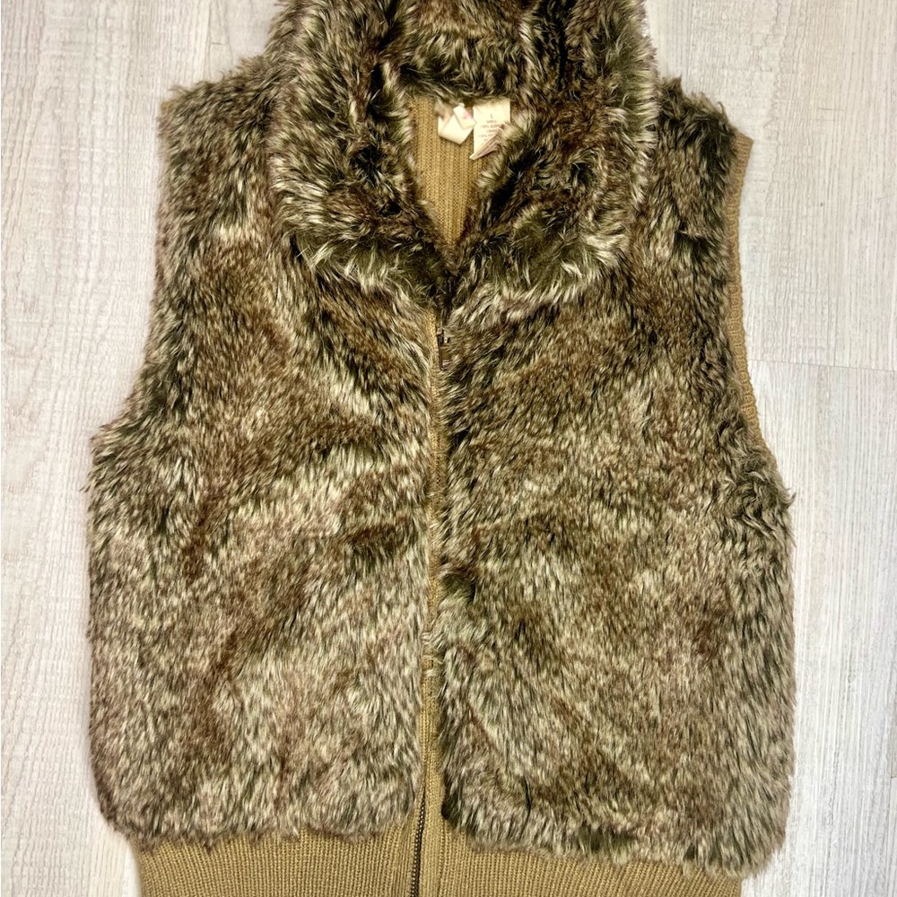 Red Camel faux Fur Vest in Brown